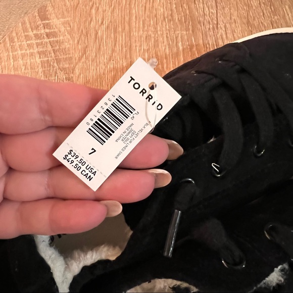 Torrid Sherpa Lined Ruched Sneakers - Picture 4 of 4